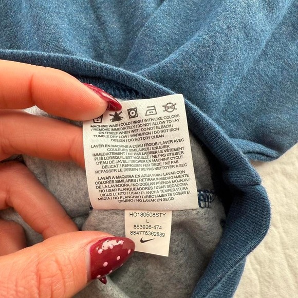 Nike Women's Blue Standard Fit Crewneck Pull Over Sweatshirt Sz L NWTs - Picture 7 of 7